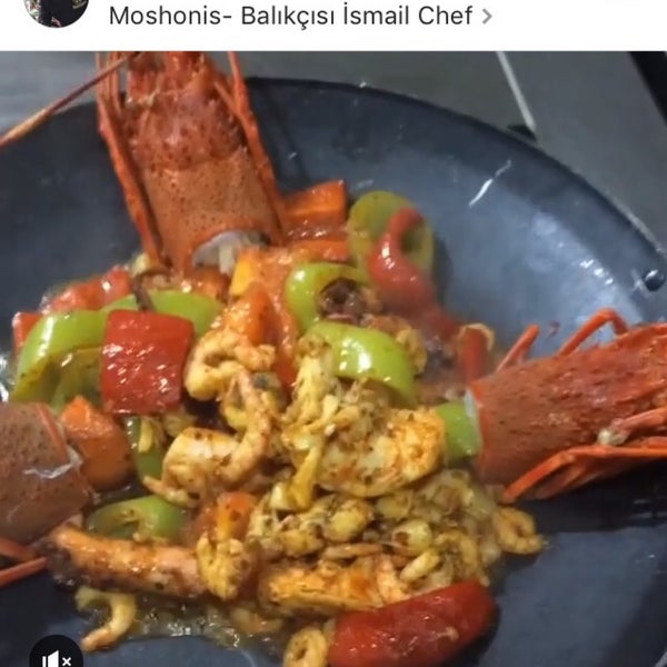 Foto tirada no(a) Moshonis Balıkçısı İsmail Chef por MOSHONİS BALIKCISI CHEF İ. em 3/3/2017