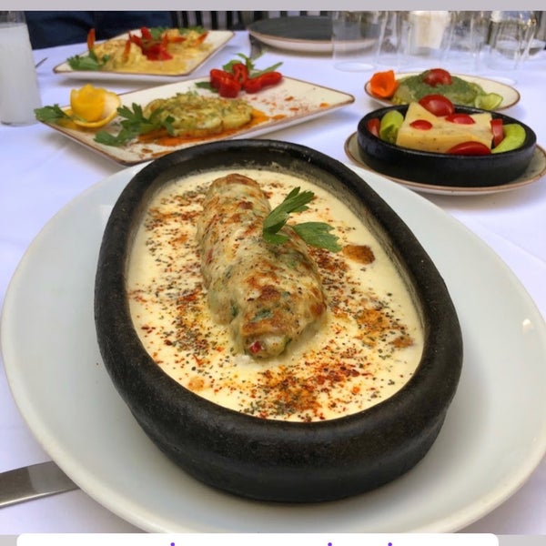 Foto diambil di Moshonis Balıkçısı İsmail Chef oleh MOSHONİS BALIKCISI CHEF İ. pada 12/5/2023