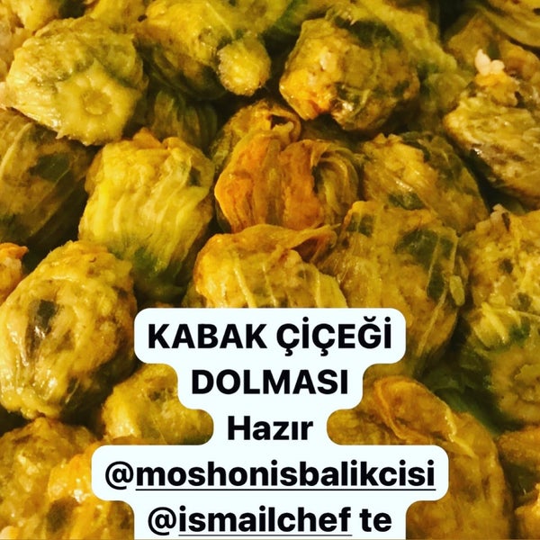 Снимок сделан в Moshonis Balıkçısı İsmail Chef пользователем MOSHONİS BALIKCISI CHEF İ. 9/14/2023