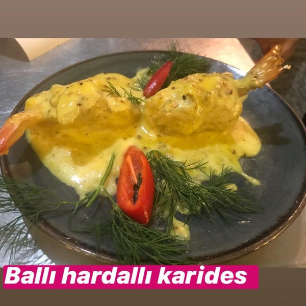 Foto tomada en Moshonis Balıkçısı İsmail Chef  por MOSHONİS BALIKCISI CHEF İ. el 8/20/2019
