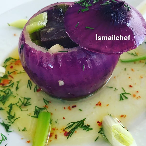 Снимок сделан в Moshonis Balıkçısı İsmail Chef пользователем MOSHONİS BALIKCISI CHEF İ. 11/14/2017