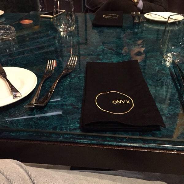 Foto scattata a ONYX Restaurant da Sinan Ö. il 1/14/2015