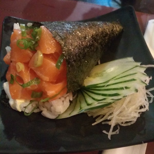 Снимок сделан в Gantan Sushi Lounge пользователем Priscilla F. 9/22/2019