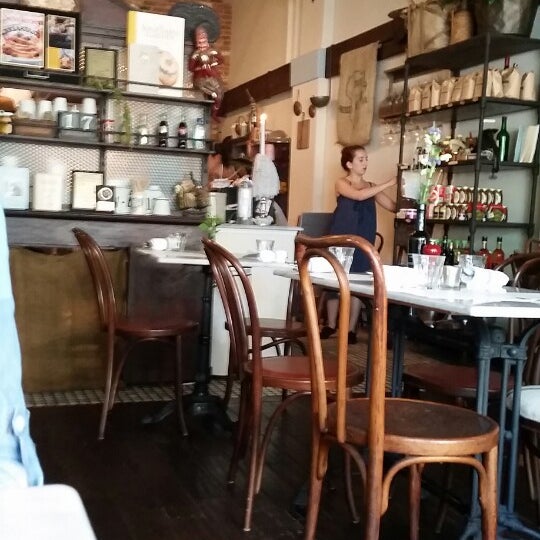 7/17/2014にBrian Z.がLe Salbuen Cafe Marketで撮った写真