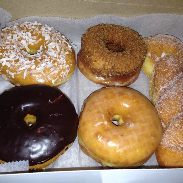 Winchell's Donut House 1 tip from 26 visitors