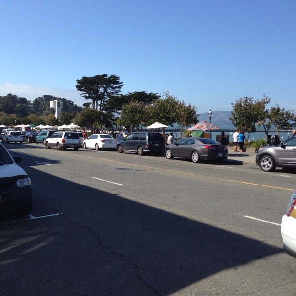 Das Foto wurde bei Electric Tour Company Segway Tours: San Francisco Wharf von Cooper L. am 10/11/2013 aufgenommen