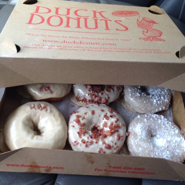 รูปภาพถ่ายที่ Duck Donuts โดย Andrea W. เมื่อ 6/30/2014