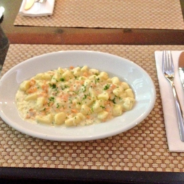 7/11/2013 tarihinde Domenico S.ziyaretçi tarafından Cucina Mia Restaurant'de çekilen fotoğraf