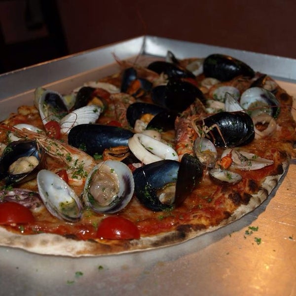 Das Foto wurde bei Cucina Mia Restaurant von Domenico S. am 9/28/2013 aufgenommen
