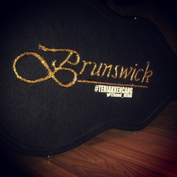 Empire studios. Дабстепчик. Dubstep show (radio hard fm). Parfum logo. Dj true vibez.