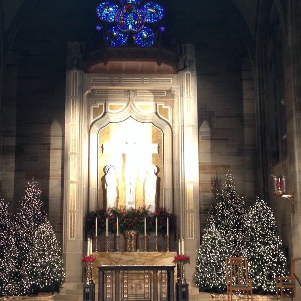 รูปภาพถ่ายที่ Cathedral of Christ the King โดย Alberto O. เมื่อ 12/31/2013