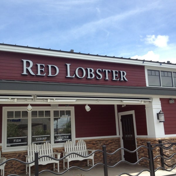 Photo taken at Red Lobster by René G. on 7/20/2013