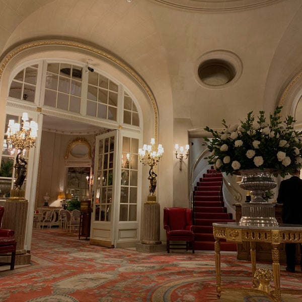 Foto diambil di The Ritz London oleh Ahmed M. pada 1/7/2024