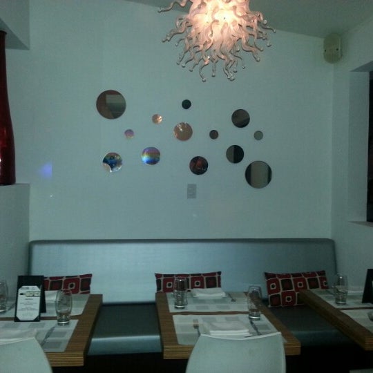 รูปภาพถ่ายที่ Soho Tapas Bar &amp; Restaurant โดย Katherine M. เมื่อ 2/10/2013