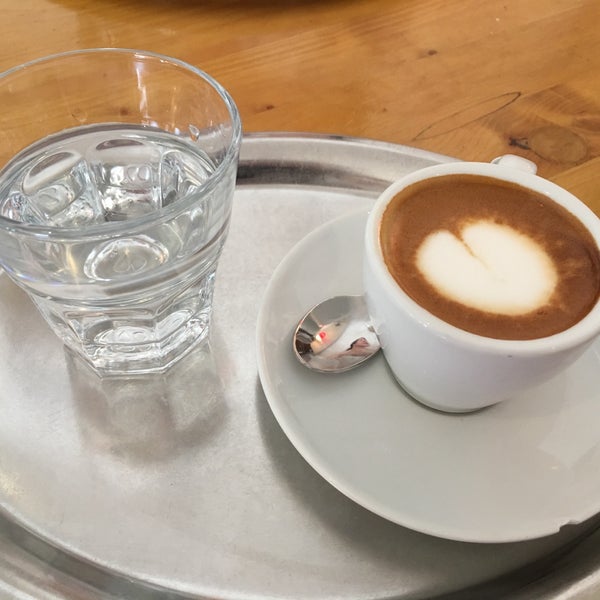 7/15/2017 tarihinde Jan M.ziyaretçi tarafından Sicily café'de çekilen fotoğraf