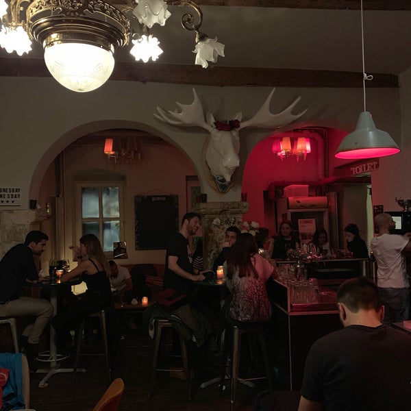 11/10/2018 tarihinde Max K.ziyaretçi tarafından Konrad Café &amp; Bar'de çekilen fotoğraf