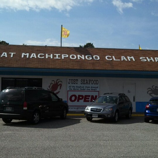 Photo taken at The Great Machipongo Clam Shack by Michael M. on 8/31/2013
