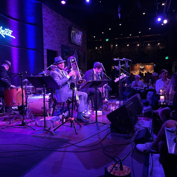 6/4/2022 tarihinde Jill J.ziyaretçi tarafından Dakota Jazz Club &amp; Restaurant'de çekilen fotoğraf