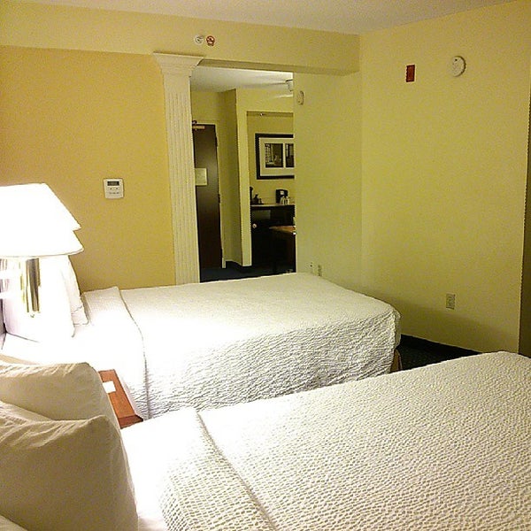 Das Foto wurde bei SpringHill Suites by Marriott Gaithersburg von くにー am 9/11/2013 aufgenommen