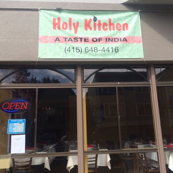 รูปภาพถ่ายที่ Holy Kitchen โดย Ajay K. เมื่อ 4/24/2014