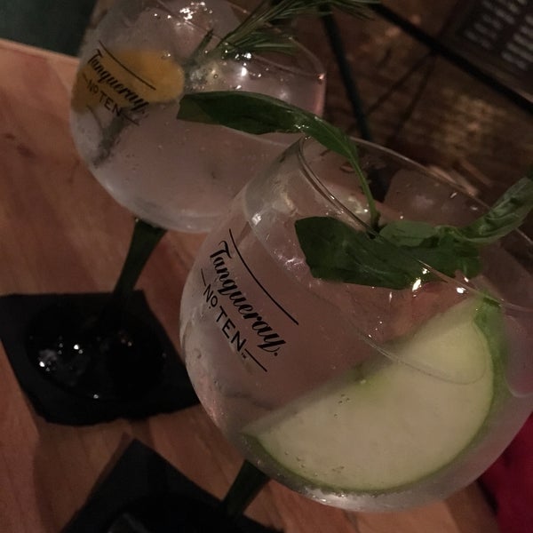 Gin Mare, Rosemary and Lemon! Easy to drink and mediterrane taste