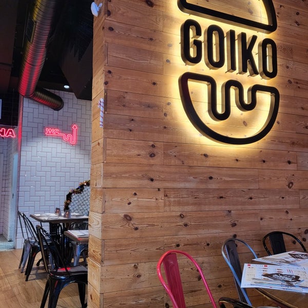 Yo leer reproducir el tenedor goiko grill las tablas alas cita interpretar