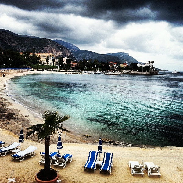 5/27/2013 tarihinde Gina L.ziyaretçi tarafından Hotel Royal-Riviera'de çekilen fotoğraf