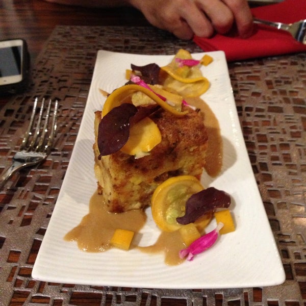 8/31/2013 tarihinde Angela A.ziyaretçi tarafından Swoon Dessert Bar'de çekilen fotoğraf