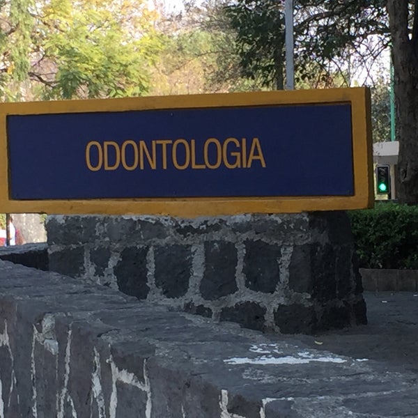 Снимок сделан в UNAM Facultad de Odontología пользователем Yanet Z. 2/28/2017