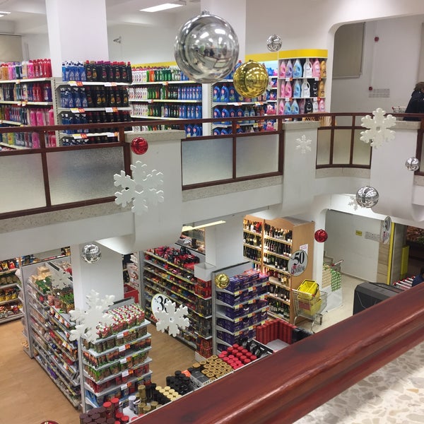 12/8/2017 tarihinde Cassandra C.ziyaretçi tarafından Metropol Süpermarket'de çekilen fotoğraf