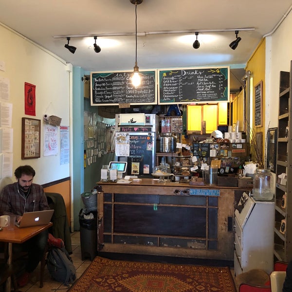 4/17/2018 tarihinde Zack S.ziyaretçi tarafından Roots Cafe'de çekilen fotoğraf