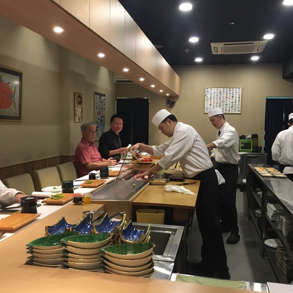 Photo taken at Shinzo Japanese Cuisine by Jit Ming on 2/8/2018