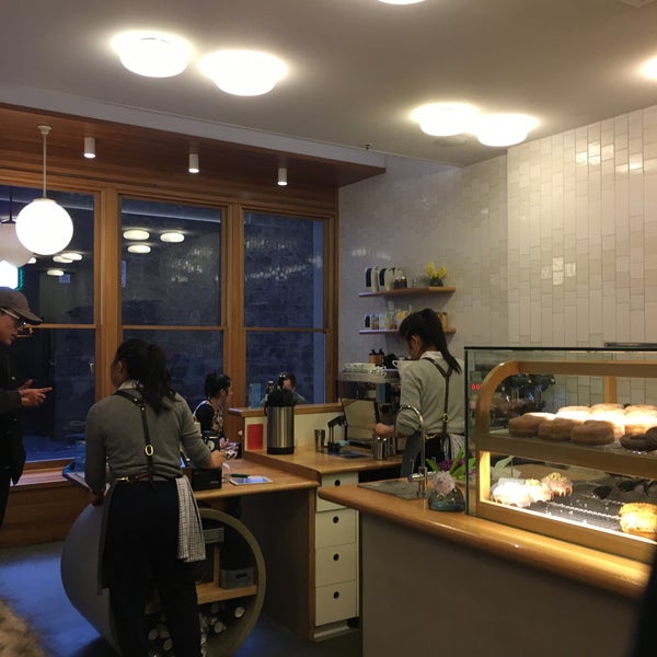 7/4/2019にJit MingがShortstop Coffee &amp; Donutsで撮った写真