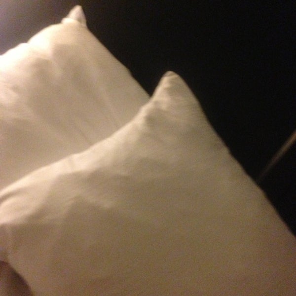 Снимок сделан в Pillows Grand Boutique Hotel Place Rouppe пользователем Lot K. 2/25/2013
