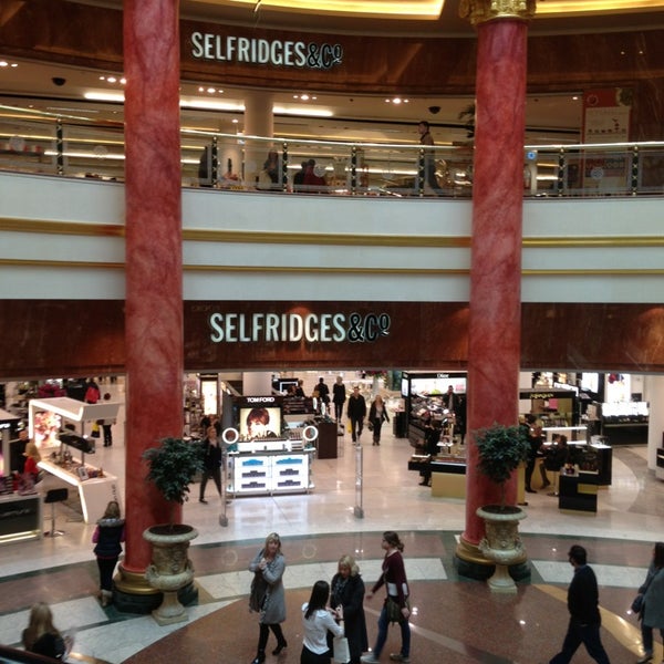 trafford centre luggage shops