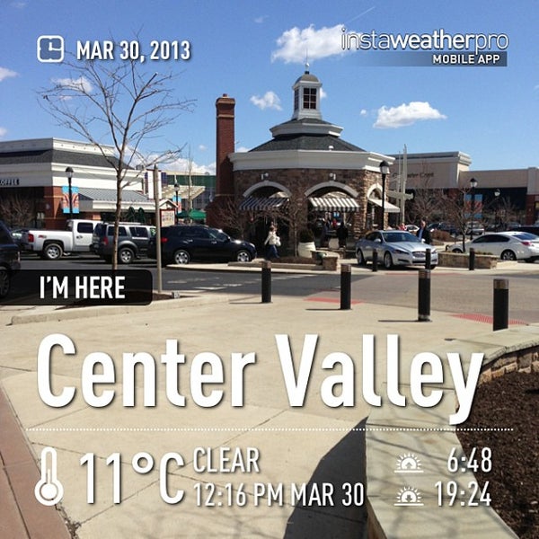 Photo taken at The Promenade Shops at Saucon Valley by Chris C. on 3/30/2013