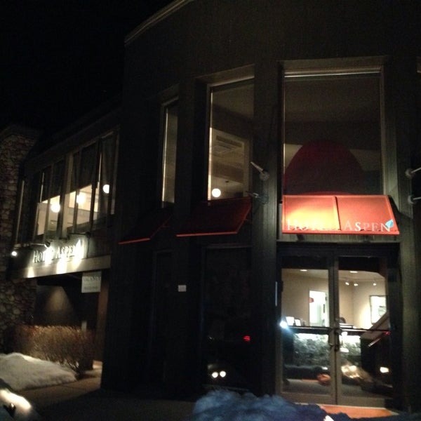 Das Foto wurde bei Hotel Aspen von Victoria L. am 2/14/2014 aufgenommen