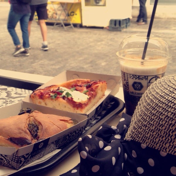 I left my heart at the cakes but we got 2 feta cheese pizza + spinach pita + cappucino + ice latte = 13€