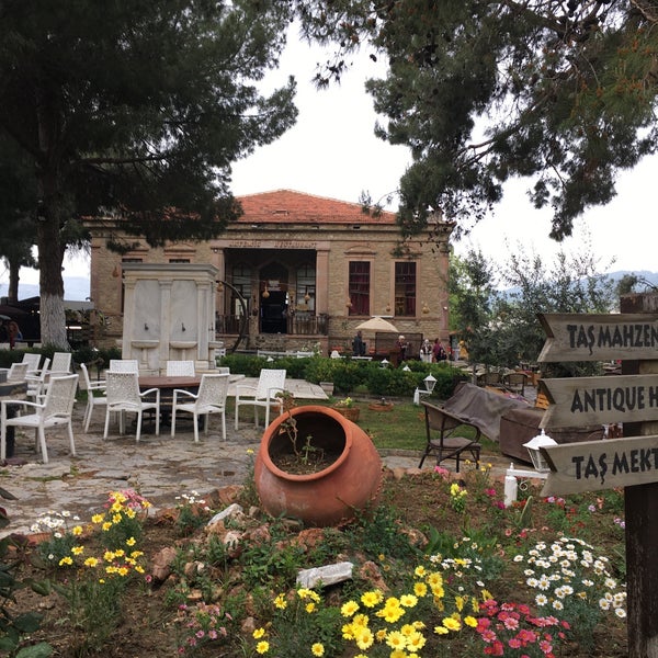 Photo prise au Artemis Restaurant &amp; Şarap Evi par Aslan le5/2/2022