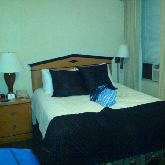 Снимок сделан в City Suites Hotel пользователем Sonia V. 12/8/2012