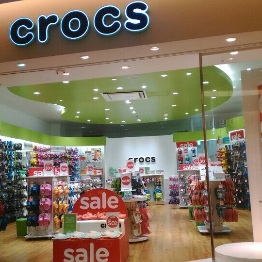 what stores sale crocs