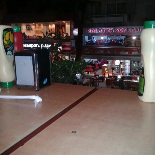 3/28/2013にböcek ç.がİlla Cafe &amp; Restaurantで撮った写真