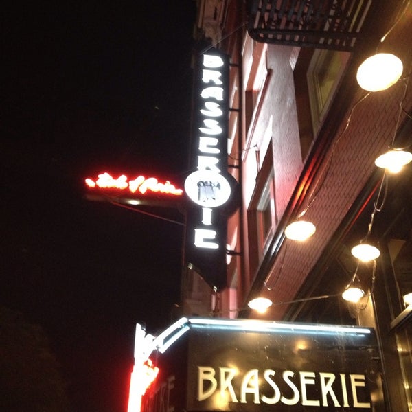 Foto tomada en Brasserie Montmartre  por Dusica M. el 7/14/2013