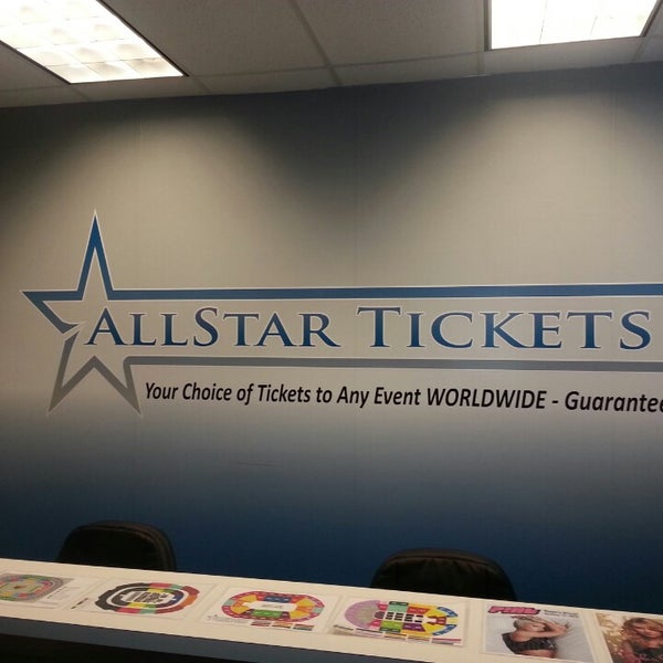 รูปภาพถ่ายที่ All Star Tickets โดย Ryan L. เมื่อ 6/5/2013