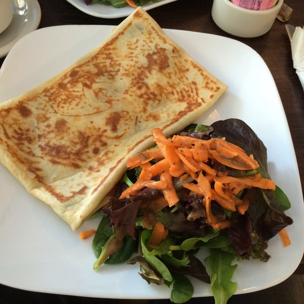 3/7/2015 tarihinde Jâck C.ziyaretçi tarafından Artopolis Cafe'de çekilen fotoğraf