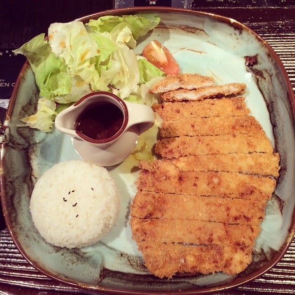 8/15/2014 tarihinde Senziyaretçi tarafından Han Karaoke Restaurant'de çekilen fotoğraf