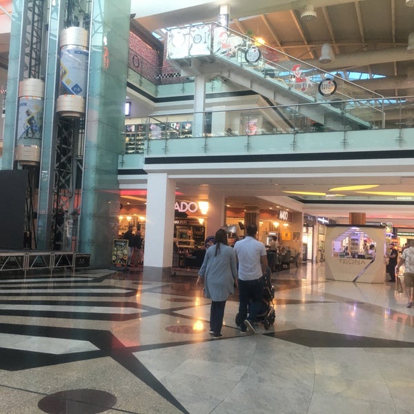Das Foto wurde bei Family Mall von Bahadır D. am 6/9/2021 aufgenommen