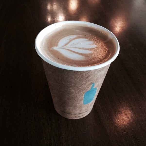 9/21/2015 tarihinde Hum S.ziyaretçi tarafından Blue Bottle Coffee'de çekilen fotoğraf
