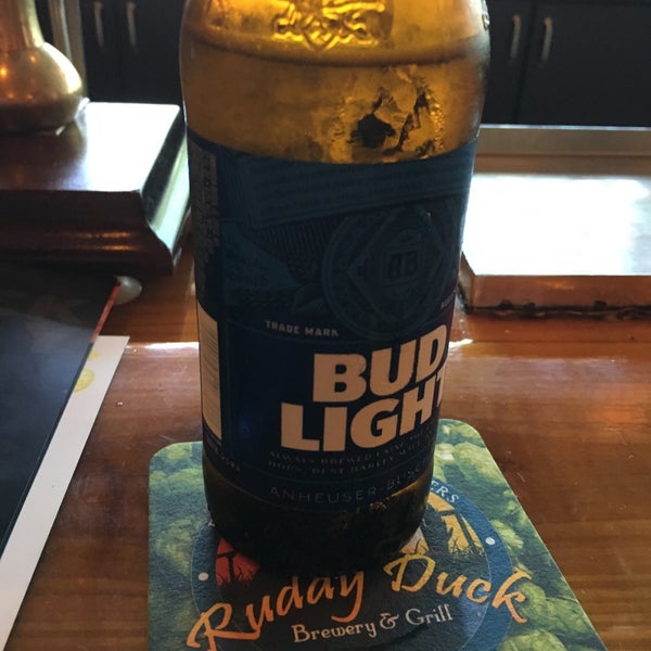 รูปภาพถ่ายที่ Ruddy Duck Brewery &amp; Grill โดย 💀Jefe💀 เมื่อ 9/4/2016