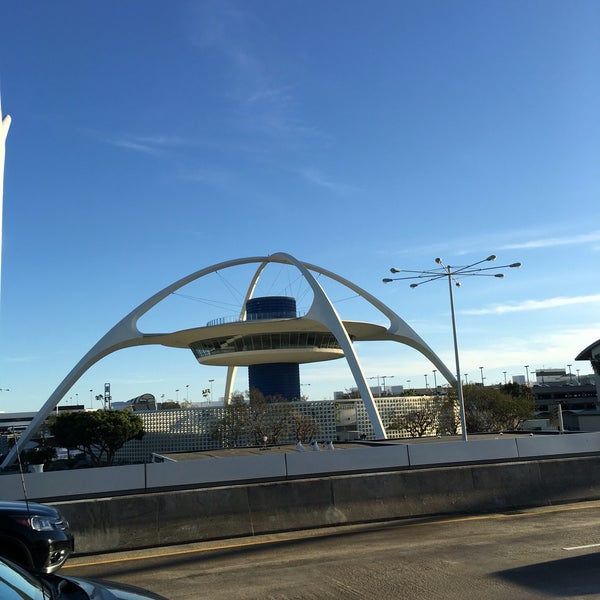 Снимок сделан в Международный аэропорт Лос-Анджелес (LAX) пользователем Jermin L. 3/24/2016